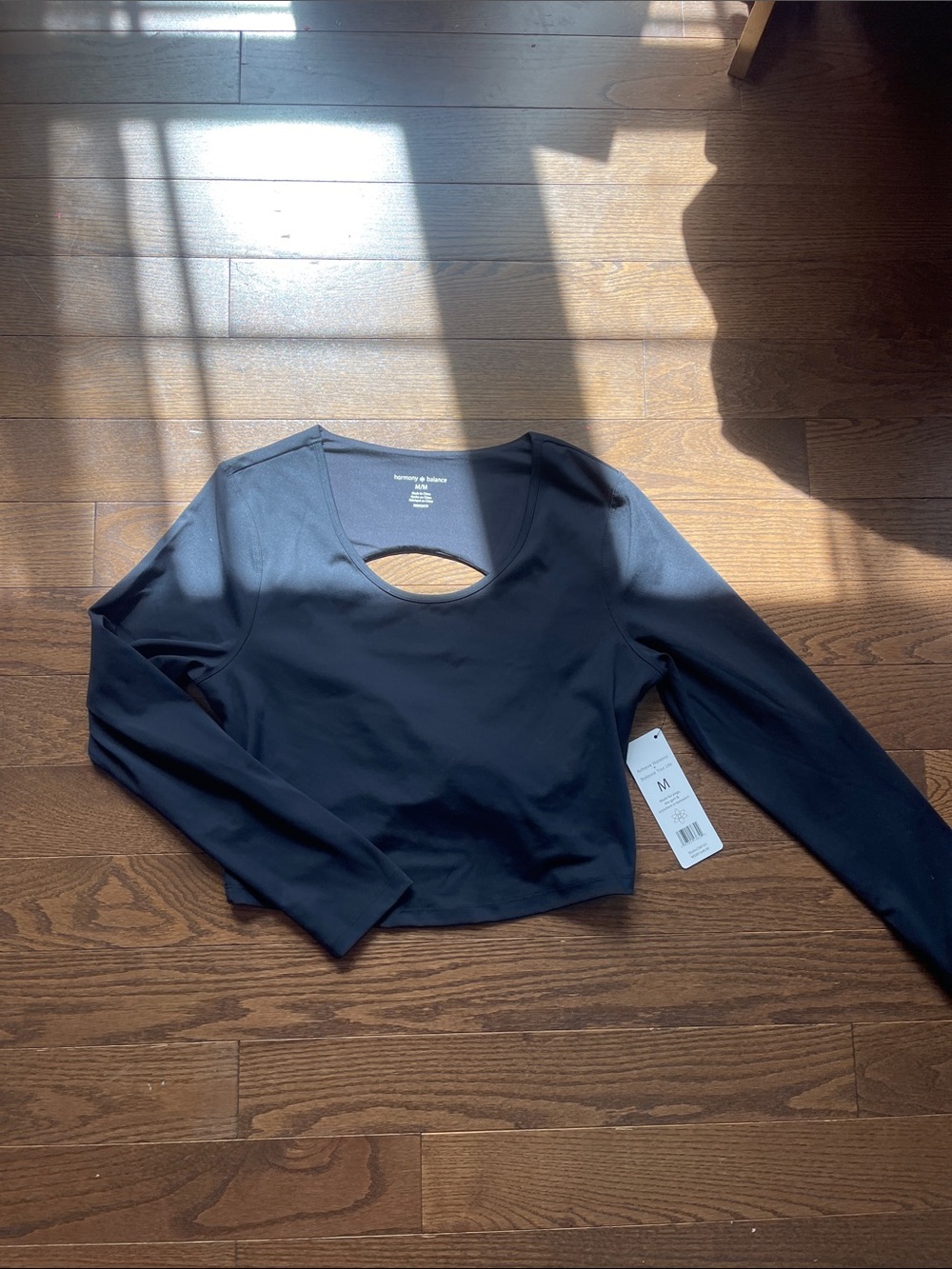 Black Long-Sleeve Cutout Crop Top — Women